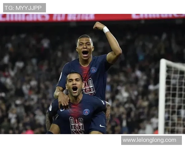 曼联与巴黎圣日耳曼激战在即谁能在欧冠赛场上笑到最后